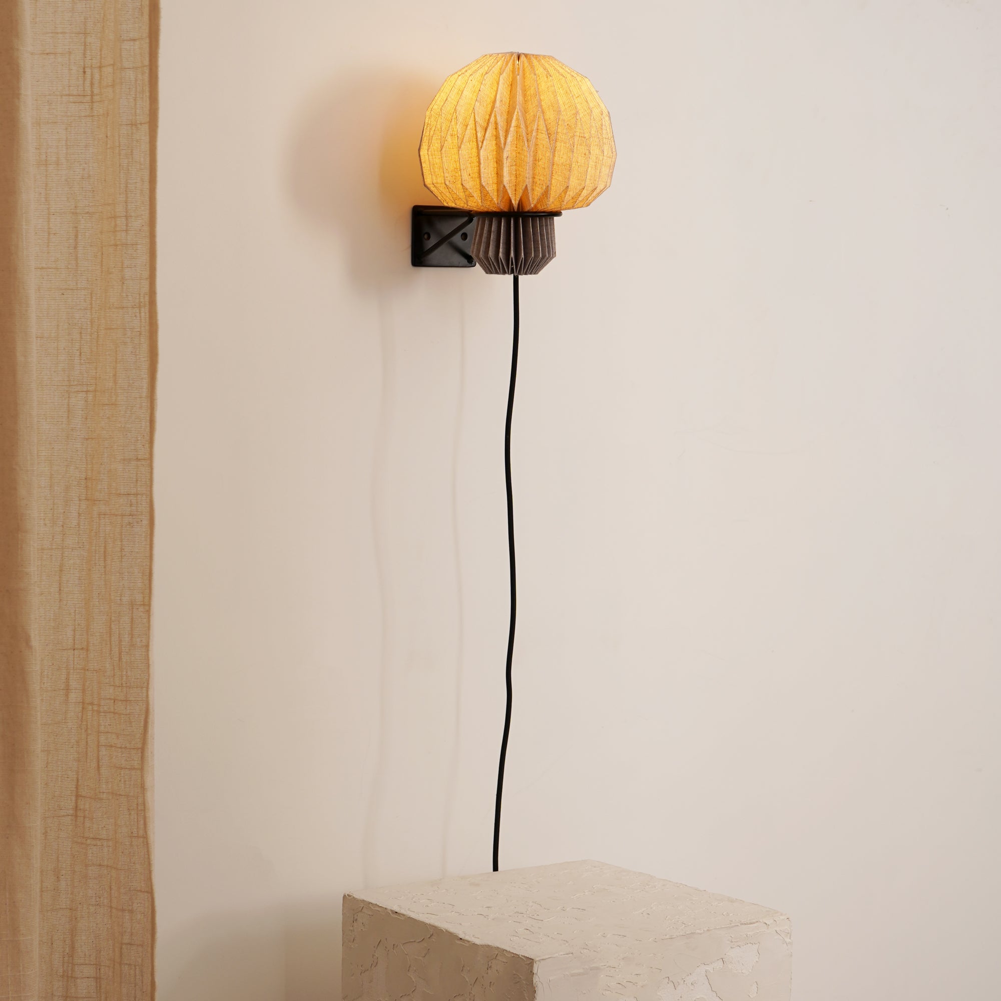 Amber Sconce Origami Wall Lamp