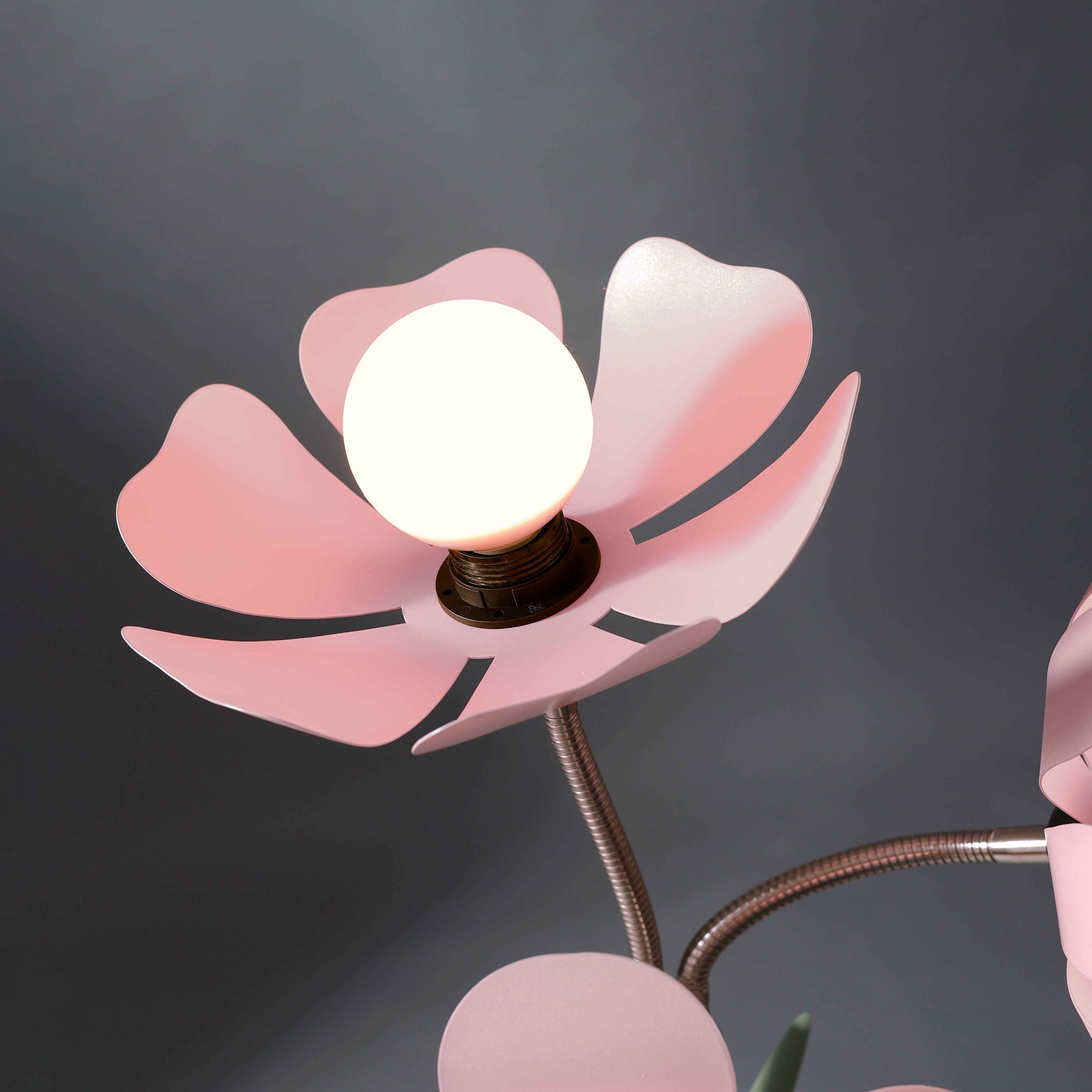 Petal Bloom Floor Lamp