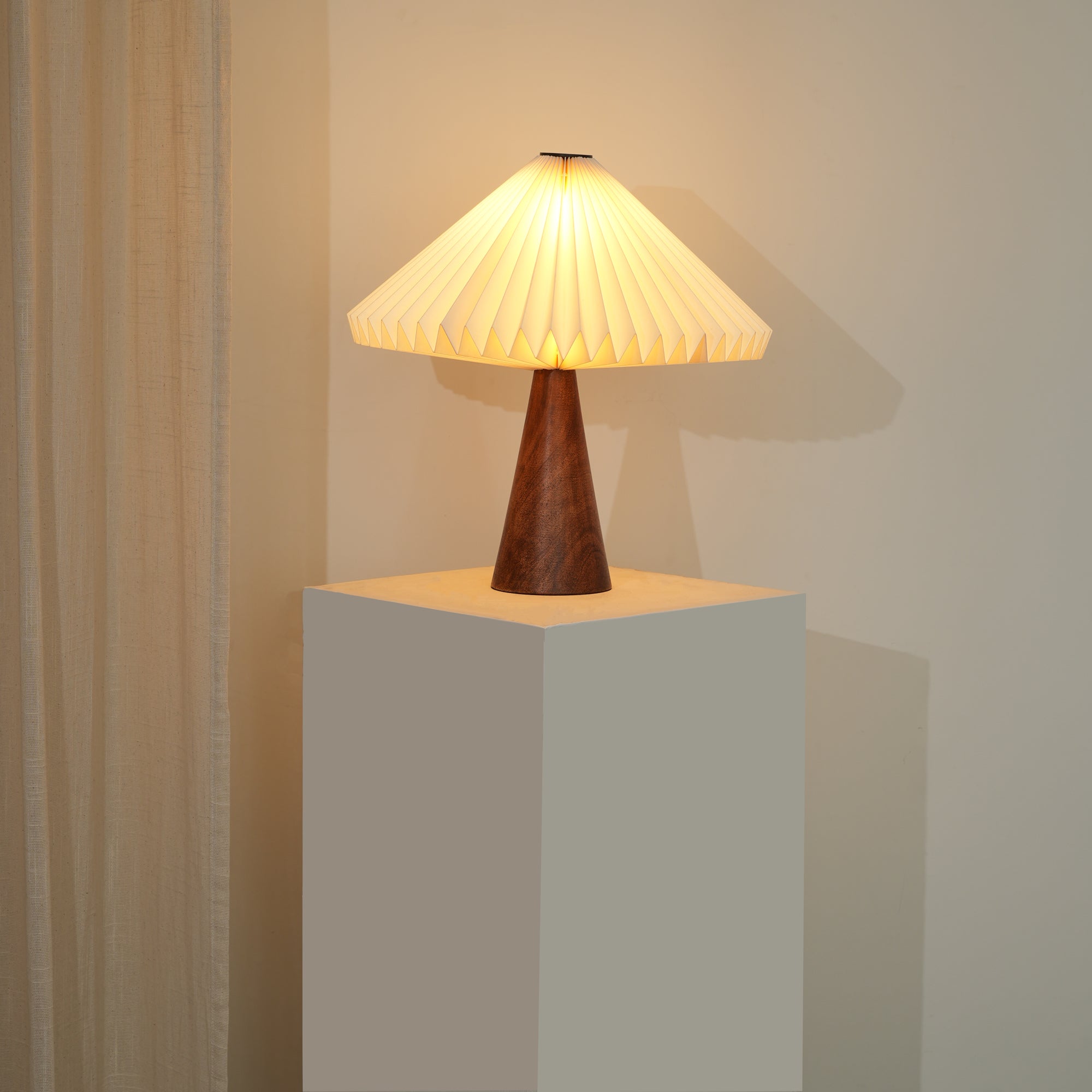 Ballet Table Lamp - Modern Scandinavian Design, Mango Wood Base, Handcrafted Lampshade