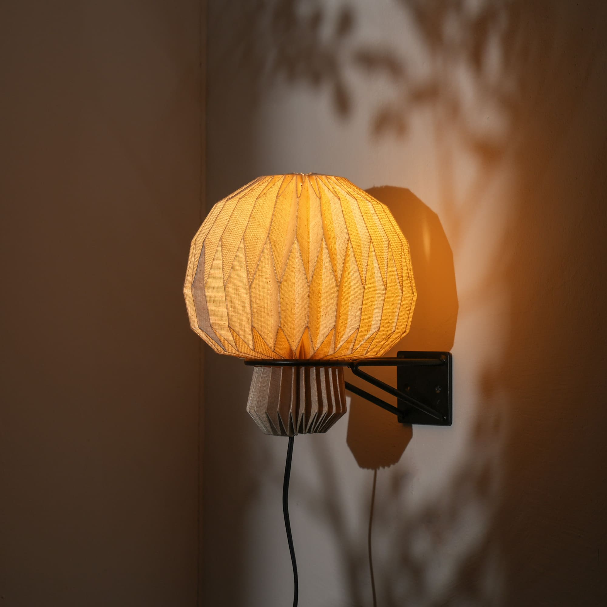 Amber Sconce Origami Wall Lamp