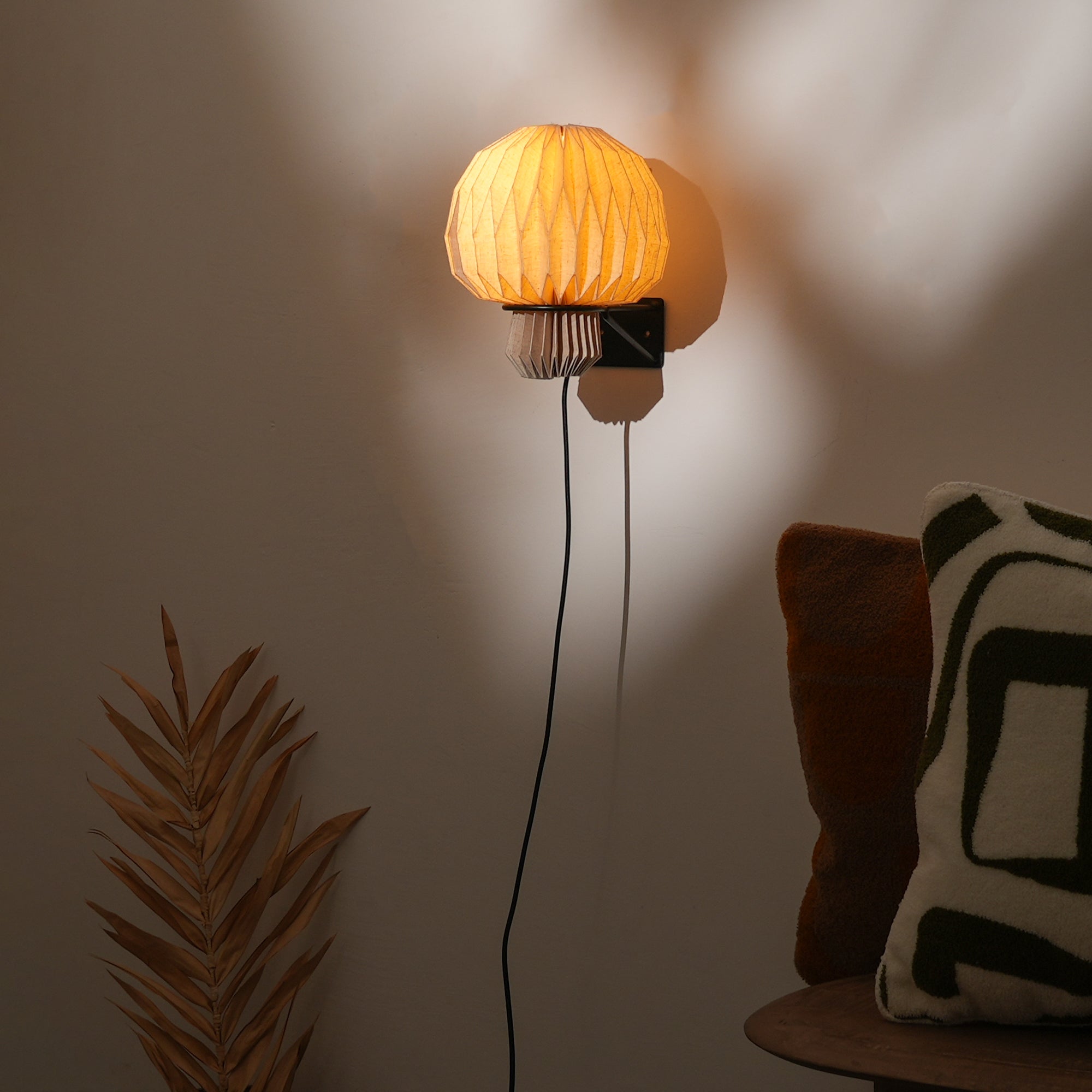 Amber Sconce Origami Wall Lamp