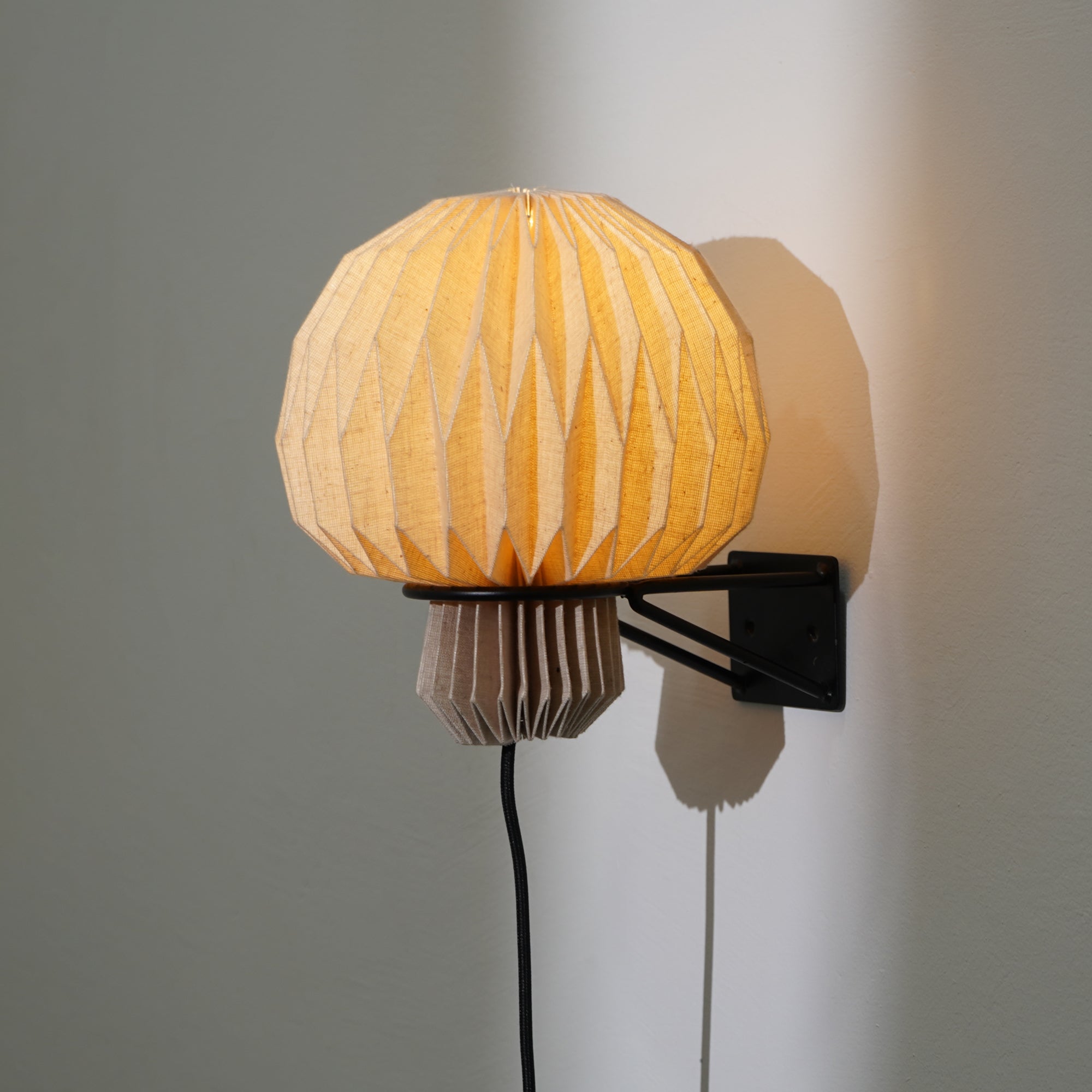 Amber Sconce Origami Wall Lamp