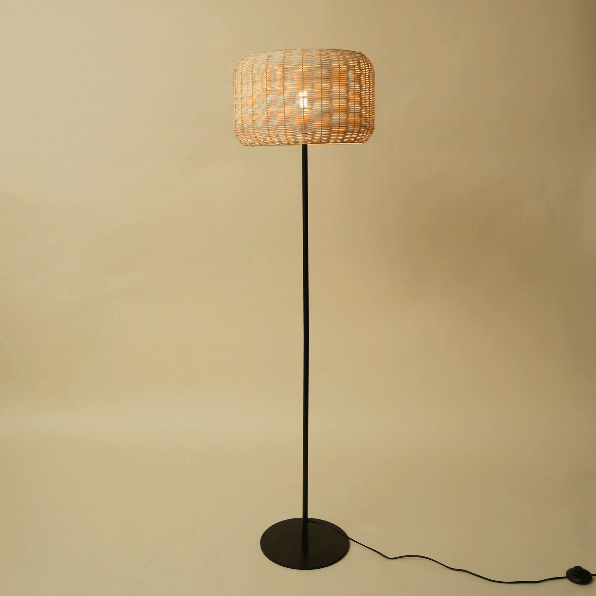 Bird's Nest - Rattan Floor Lamp