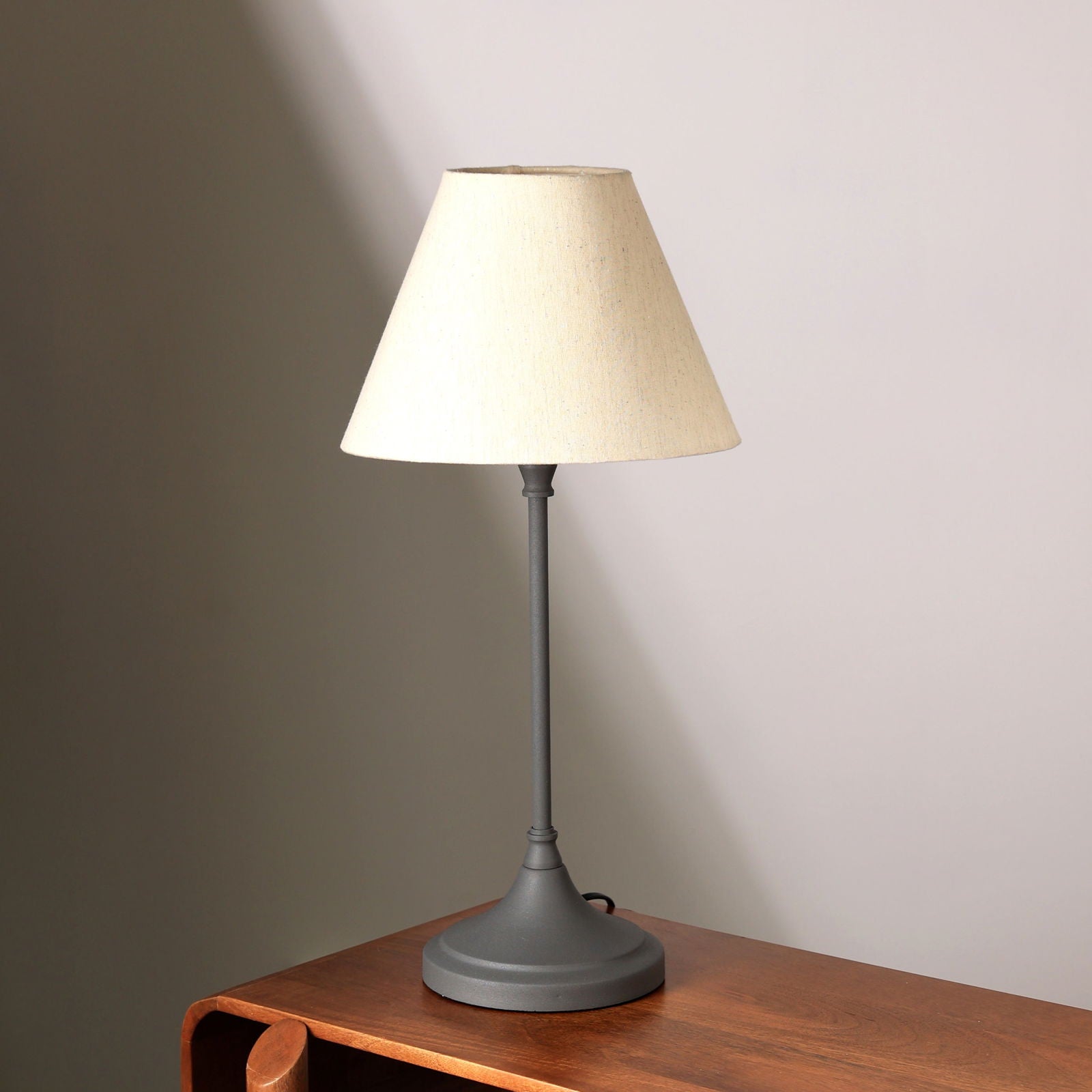 RUSTIQUE TABLE LAMP - COTTAGE CHARM, MID-CENTURY, LINEN SHADE DESK LAMP - FIG Living - RUSTIQUE TABLE LAMP - COTTAGE CHARM, MID-CENTURY, LINEN SHADE DESK LAMP - FIG Living